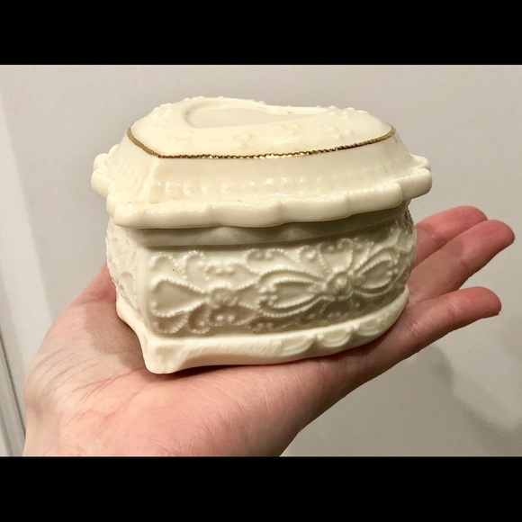 ✳️RECENTLY ADDED: Ceramic trinket / catch-all box - Picture 2 of 8